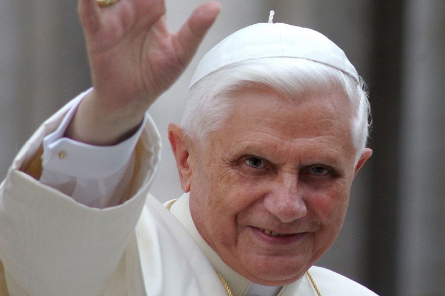 <strong>Pope Emeritus Benedict XVI Dies At 95</strong>