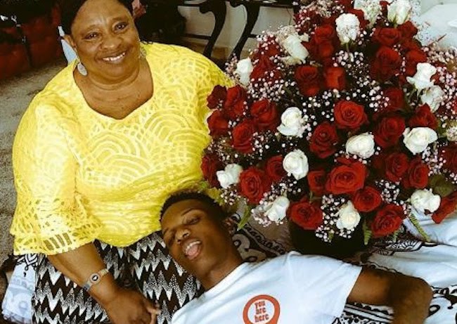 Fans, Entertainers, Leaders Reach Out To Wizkid Over His Mother’s Death