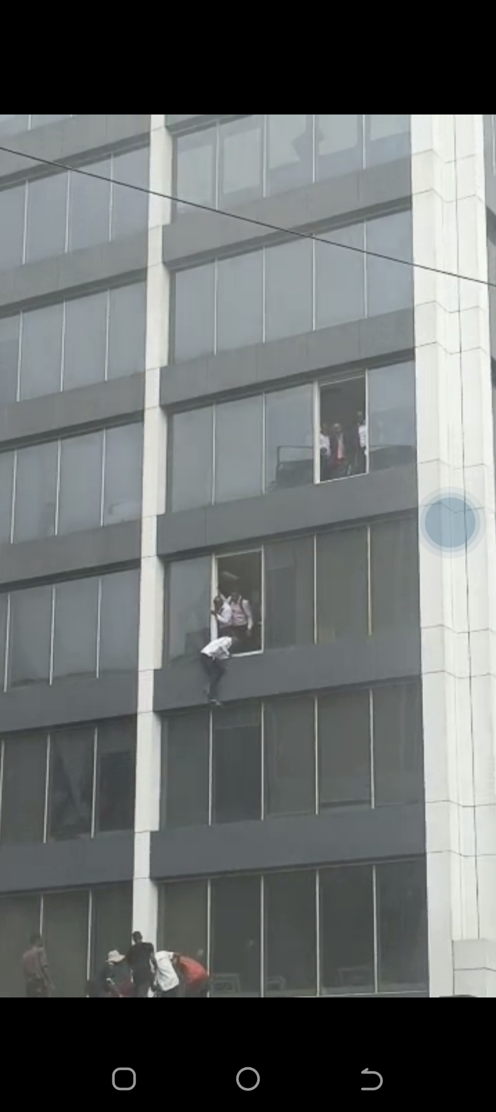 Fire At Lagos UBA: Trapped Nigerians Jump From Highrise Building